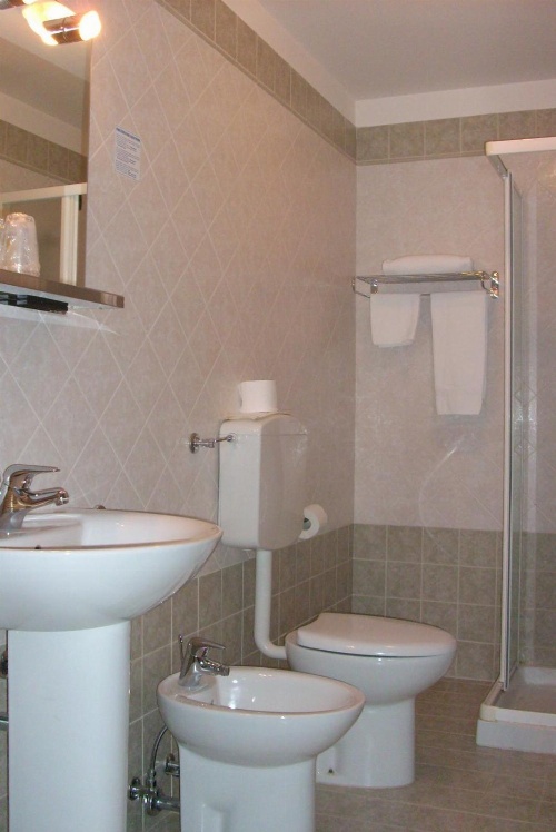 Center Hotel image 3